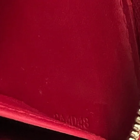 Authenticated Used Louis Vuitton Zippy Wallet  Monogram Vernis Pomme d'Amour Red - Picture 3 of 16